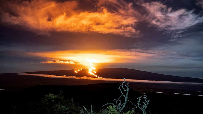 Ríos de Lava del Mauna Loa Amenazan Carreteras de Hawái
