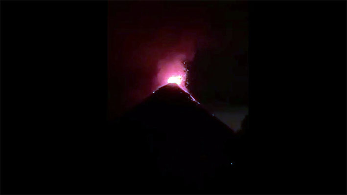 Volcán de Fuego, en Guatemala entra en fase de erupción
