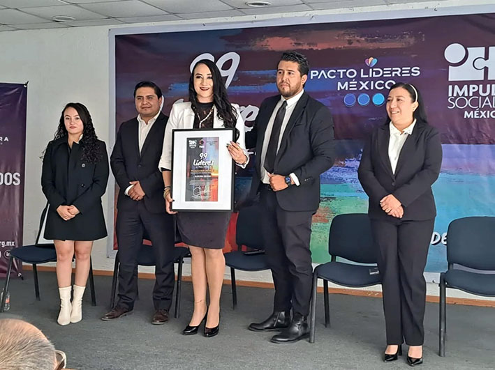 Aurora Sierra presente en el Foro: 99 líderes de México 2022