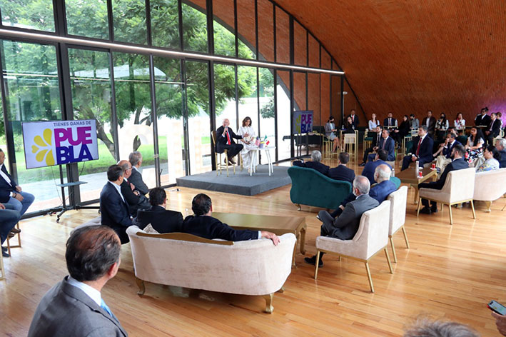 Proyección diplomática y empresarial muestra ventajas competitivas de Puebla: Economía