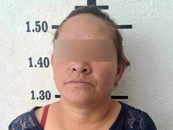 Policía Estatal detiene a mujer por presunto asalto durante venta de automóvil
