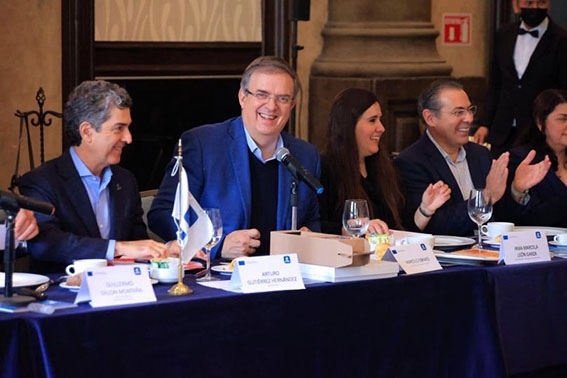 Ebrard sostiene intención de contender por la presidencia