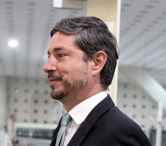 Llega a México Pablo Monroy, embajador expulsado por Perú