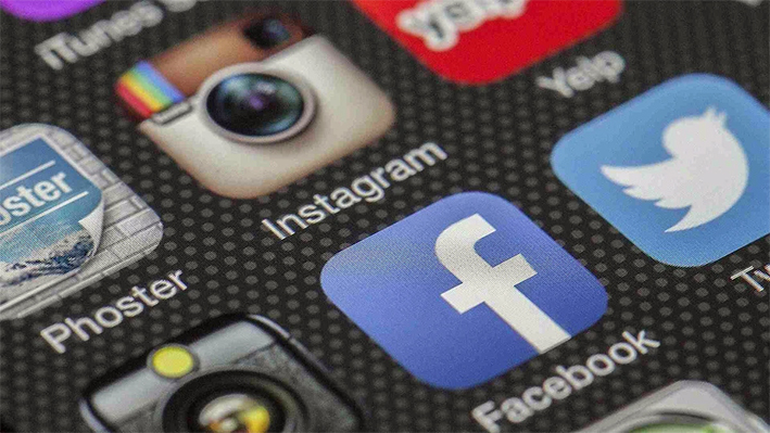 Escuelas demandan a redes sociales en Seattle