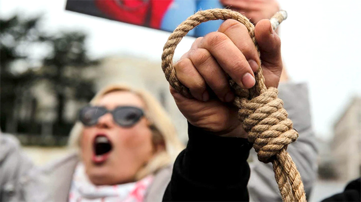 Irán ejecuta a dos hombres que asesinaron a paramilitar
