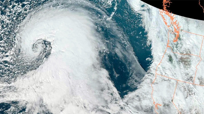 Poderosa tormenta amenaza a California con inundaciones