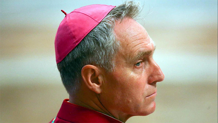 Secretario de Benedicto XVI revela tensiones con Francisco