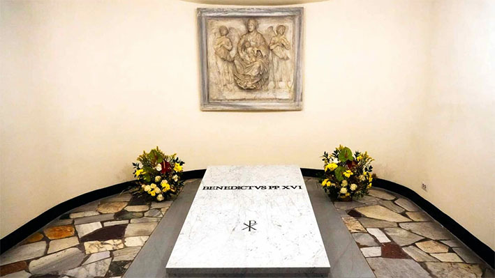 Ya puedes visitar la tumba de Benedicto XVI