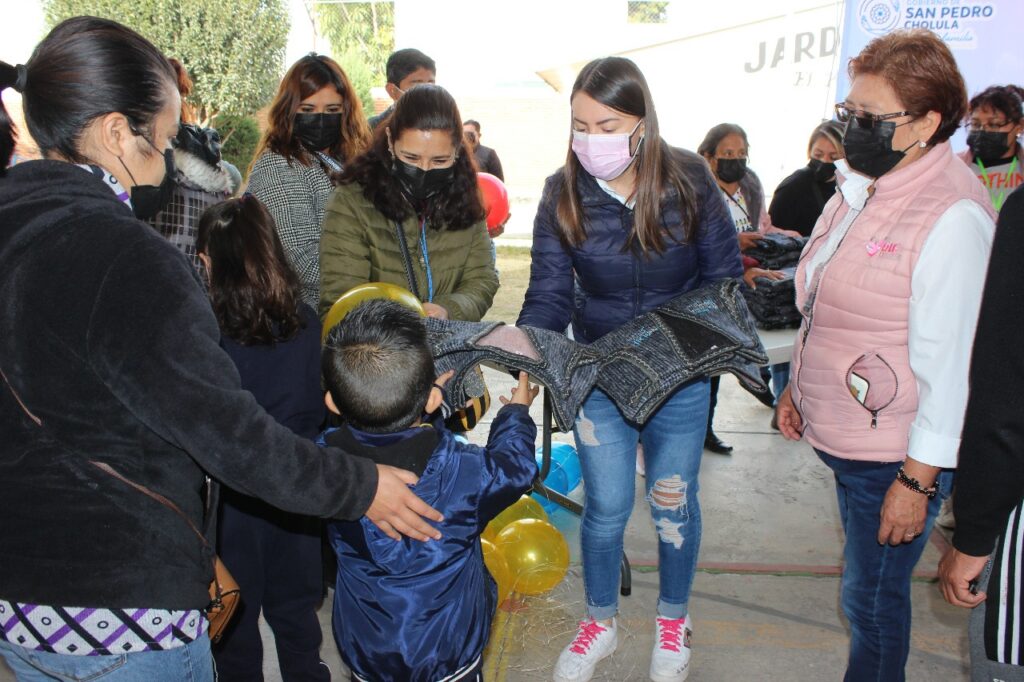 “Abrazando a la Infancia”, llegó a Momoxpan