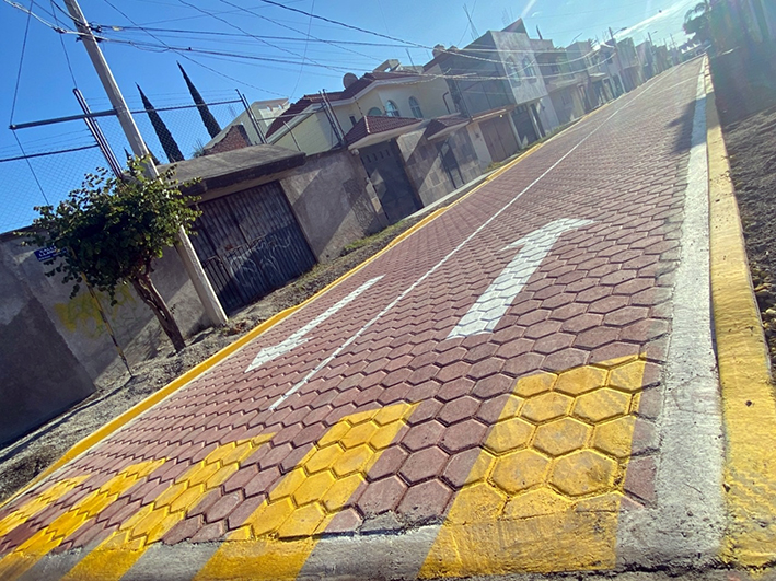 Calle Llanura, entrega Filomeno Sarmiento, ya pavimentada