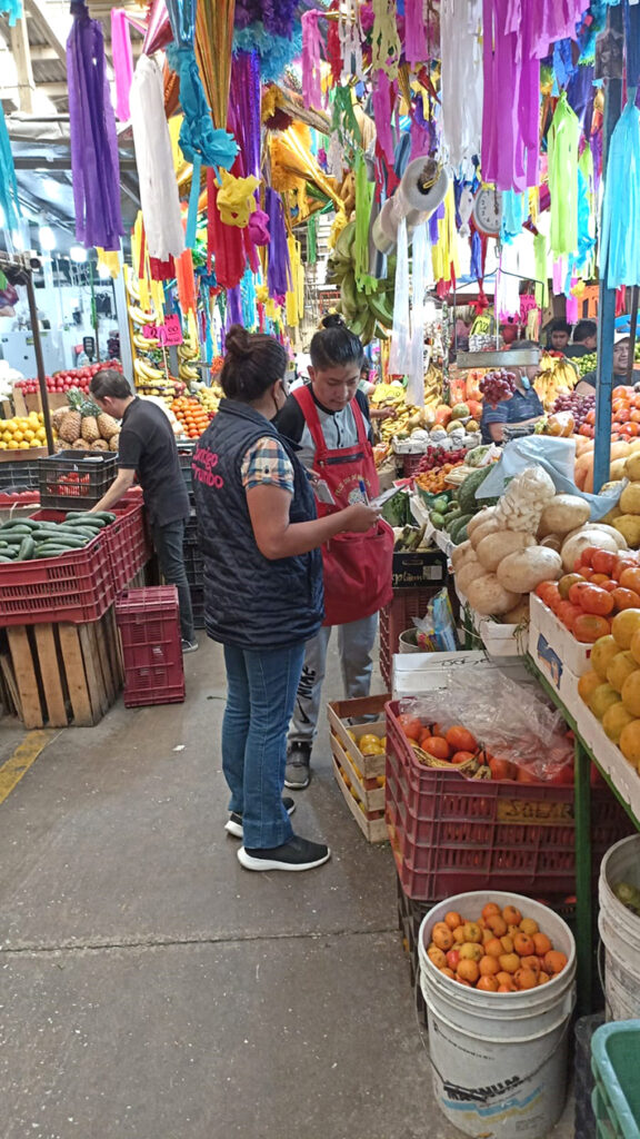 Comerciantes son capacitados para disposición correcta de residuos