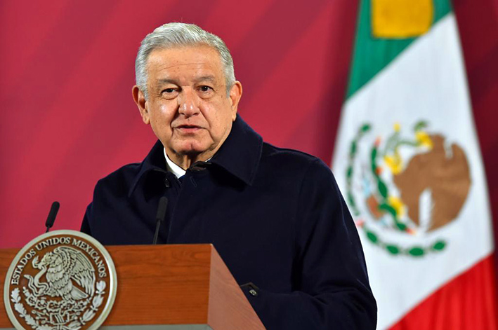 Graue se lavó las manos como Poncio Pilatos: AMLO sobre tesis de Esquivel