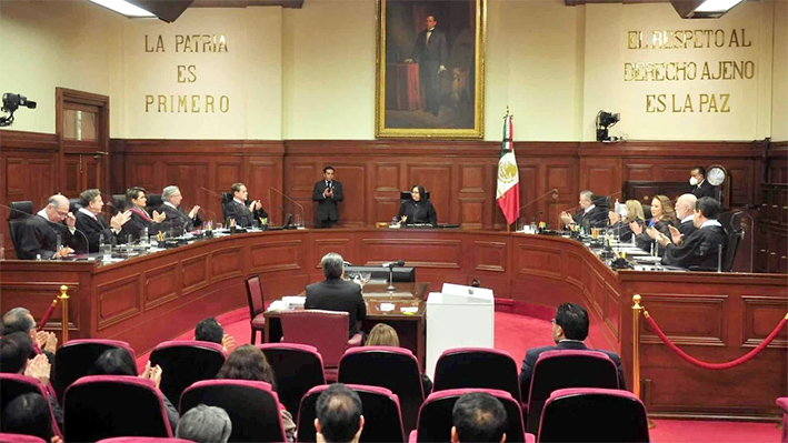 Yasmín Esquivel guarda silencio sobre plagio en sesión de SCJN