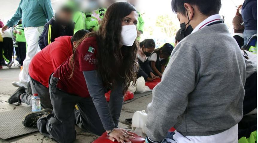 Capacita SUMA a alumnos en primeros auxilios durante «Martes Ciudadano»  * En la jornada realizada en San Martín Texmelucan se instalaron 23 módulos de atención médica y se registraron 17 operaciones