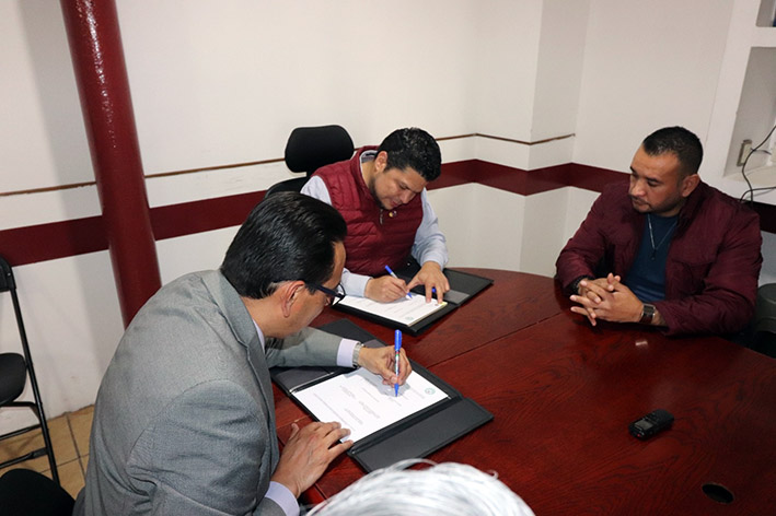 Firman Trabajo y UTP convenio para capacitación e inserción laboral