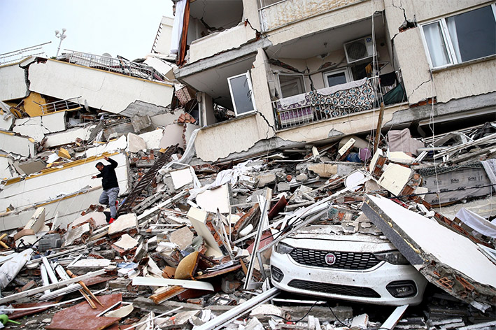 Sismo en Turquía y Siria deja cientos de muertos y daños