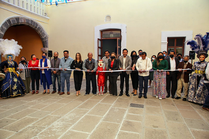 Abierta «Los Trajes que Visten la Tradición»