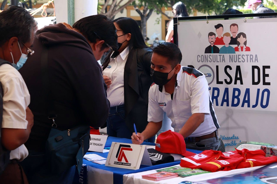 Lleva Secretaría de Trabajo Feria de Empleo a Cuautlancingo