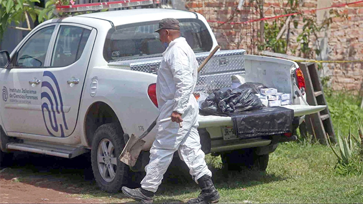 Encuentran 31 cuerpos en dos fosas clandestinas en Jalisco