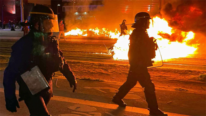 Más de 100 detenidos tras noche de protestas en Francia