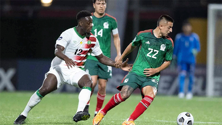 México sufre ante Surinam en debut de Diego Cocca