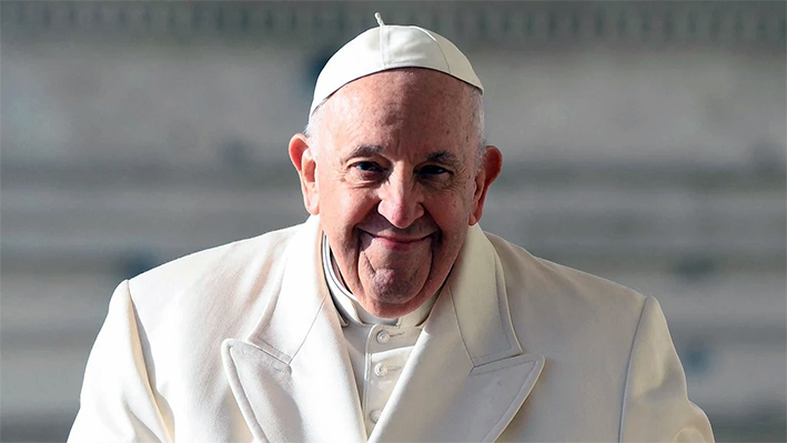Papa Francisco, internado por problemas respiratorios, reportan medios