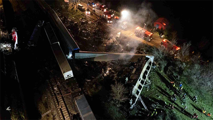 Sube a 32 la cifra de muertos por choque de tren en Grecia