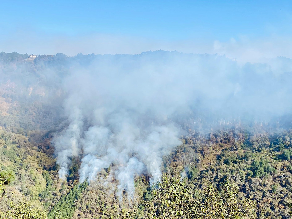 Mantiene personal de PC y CONAFOR trabajo para sofocar incendio en localidad de Tlatempa