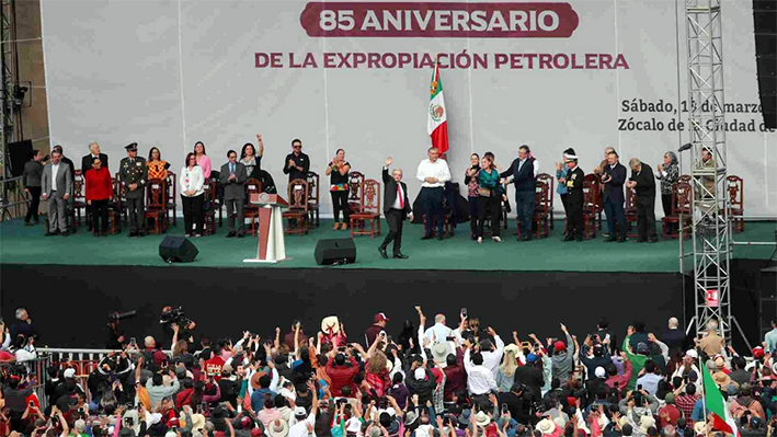 AMLO Llena Zócalo por Aniversario de Expropiación Petrolera