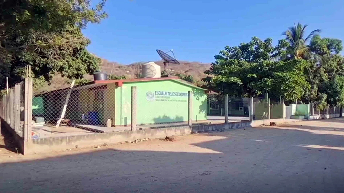 Niña no volverá a escuela en Oaxaca por usar pantalón
