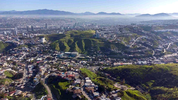 Suspenden clases en Baja California por contaminación