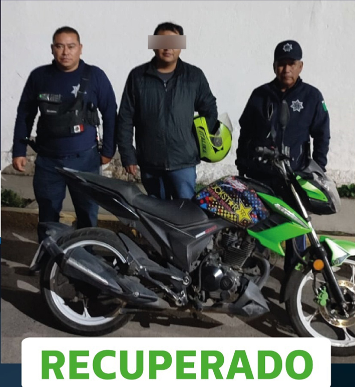 Frustran policías municipales robo de motocicleta en Xixitla