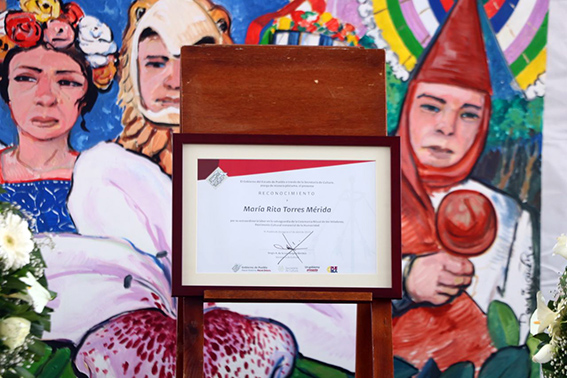 Rinde Gobierno del Estado homenaje a la joven voladora Rita Torres
