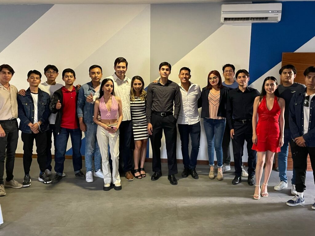 Entregan nombramientos a jóvenes de Redes Jóvenes X México