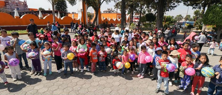 Miles de niñas y niños, recibieron un juguete
