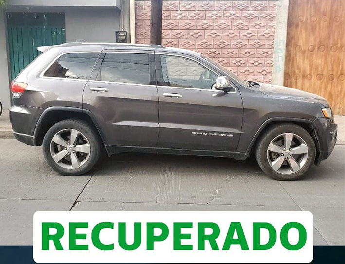 Vehículo con reporte de robo, recuperaron municipales