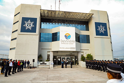 Ceremonia para despedir a policía fallecido
