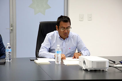 Comparece ante regidora de Gobernación, Raúl de los Santos
