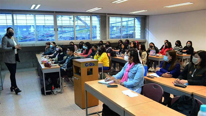 ¿Qué pasará con las becas Elisa Acuña? la UNAM explica