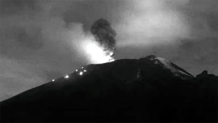 Volcán Popocatépetl registra intensa actividad fumarólica