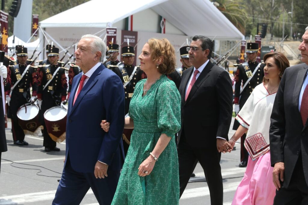 5 de Mayo, orgullo de Puebla; AMLO y Sergio Salomón encabezan Desfile Cívico-Militar