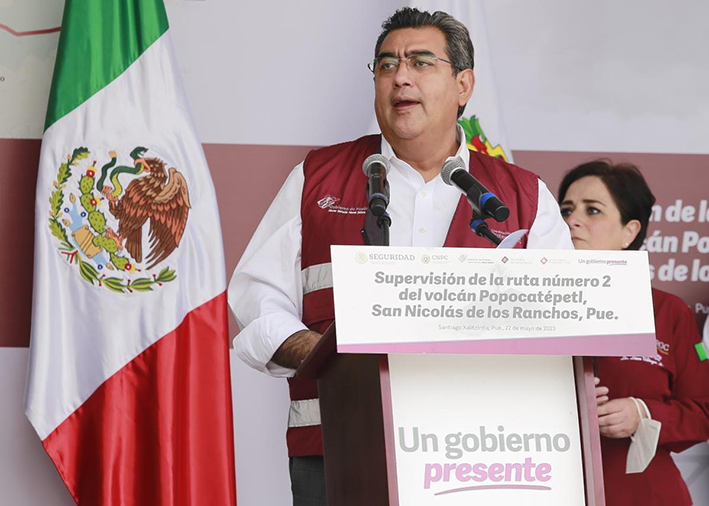 Con responsabilidad, gobierno de Puebla, federación y municipios actúan ante actividad del Popocatépetl: Sergio Salomón