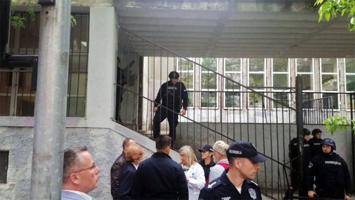 Adolescente dispara contra alumnos en primaria de Belgrado