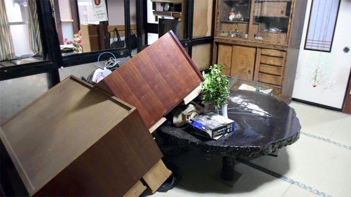 Sismo en Japón deja varios heridos y daños materiales
