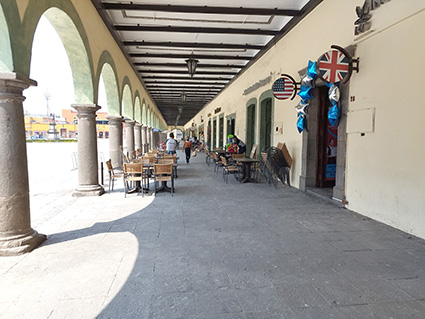Ceniza causa caída del 50% en restaurantes