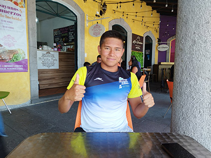 Logra Emiliano Timal, ir a la CONADE en 10 Km., mar abierto
