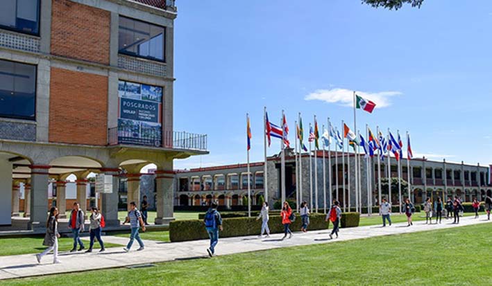 Recupera Paola Angon “Beca Cholula” con UDLAP