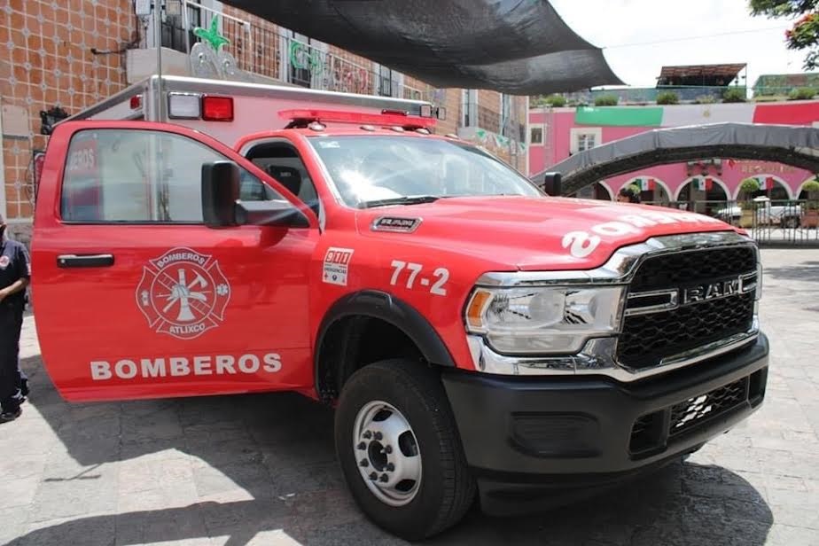 Salvada jovencita quien se quería suicidar  * Bomberos logran bajar del puente de La Juventud