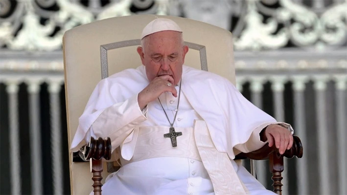 Papa Francisco cancela celebración del Ángelus tras cirugía
