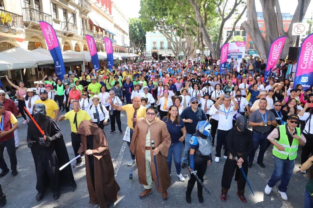 “Gran Paseo muy Padre” reunió a más de 800 personas en el zócalo de la ciudad